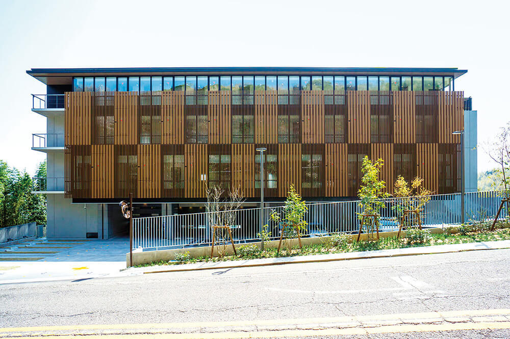 Company-built welfare facility